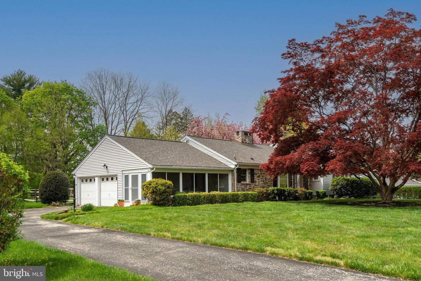 1247 Thomas Road photo 2