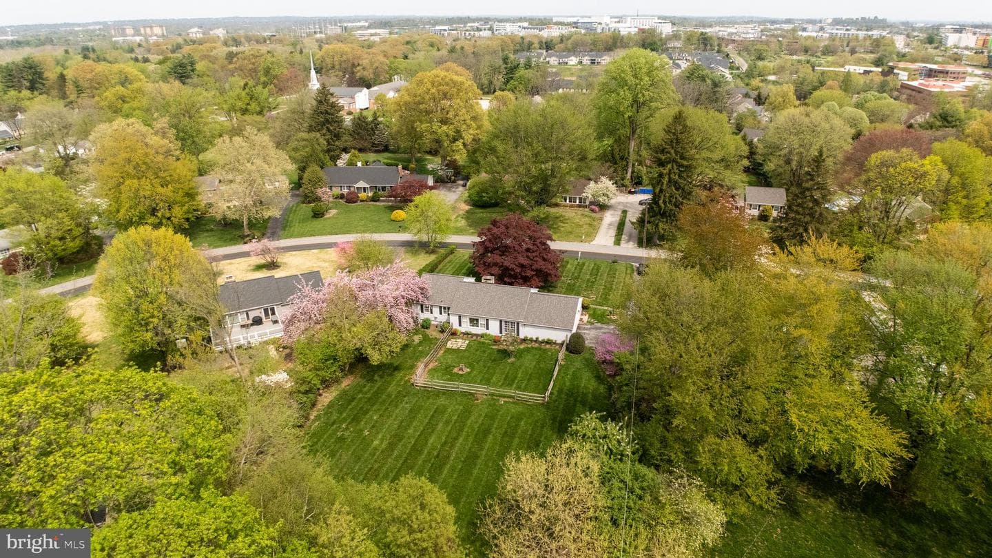 1247 Thomas Road photo 40