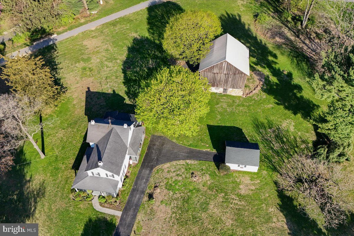 547 Church Hill Road photo 32