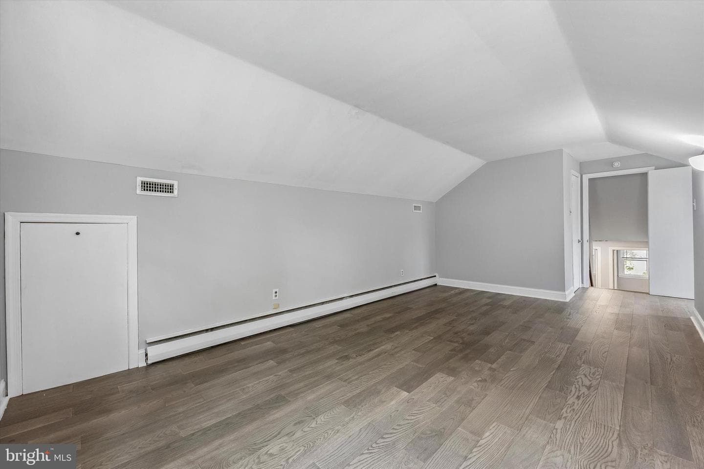 699 W Valley Road photo 28