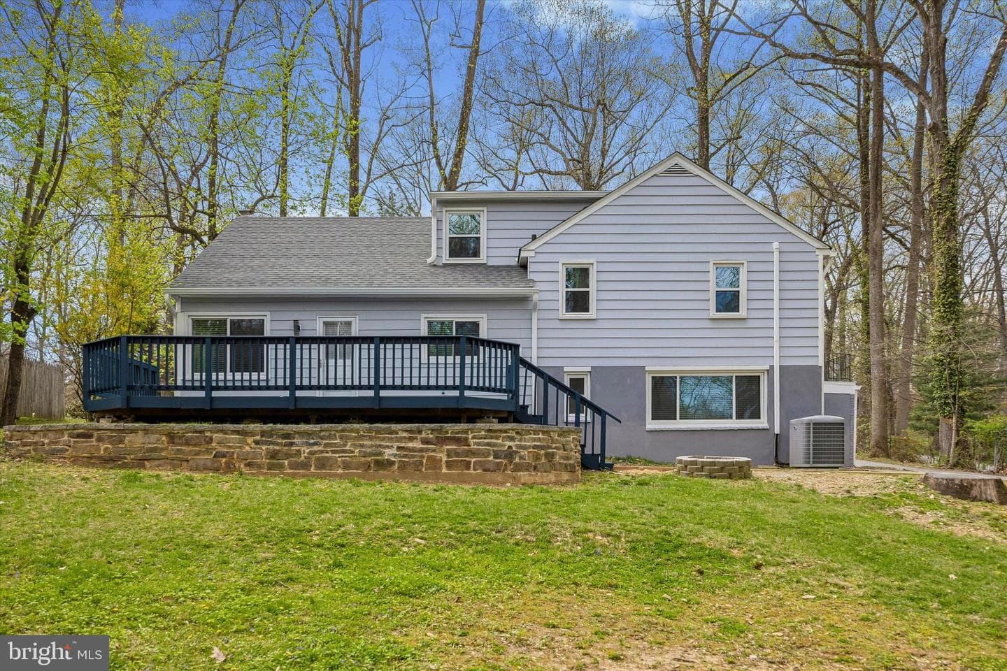 699 W Valley Road photo 3