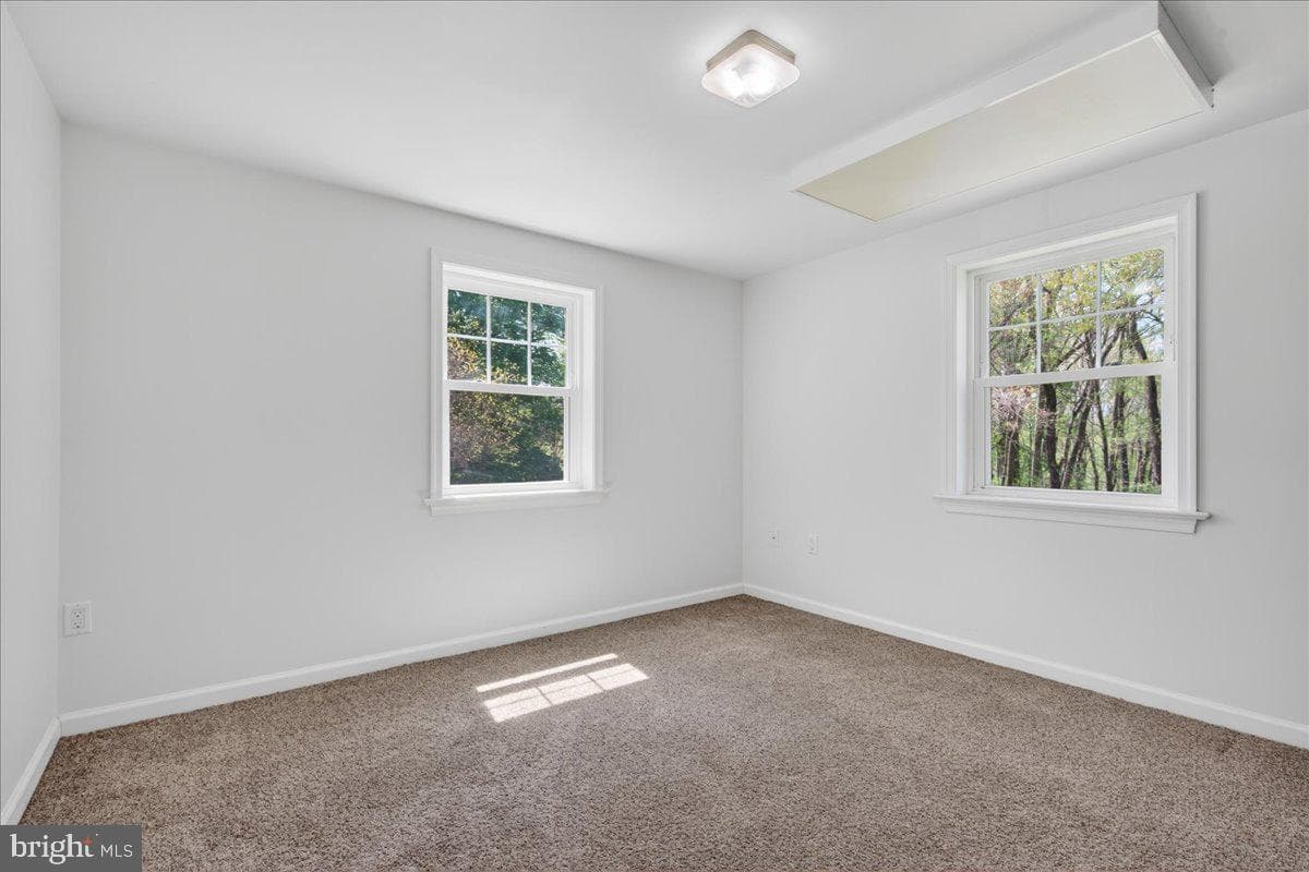1424 Oakwood Road photo 24