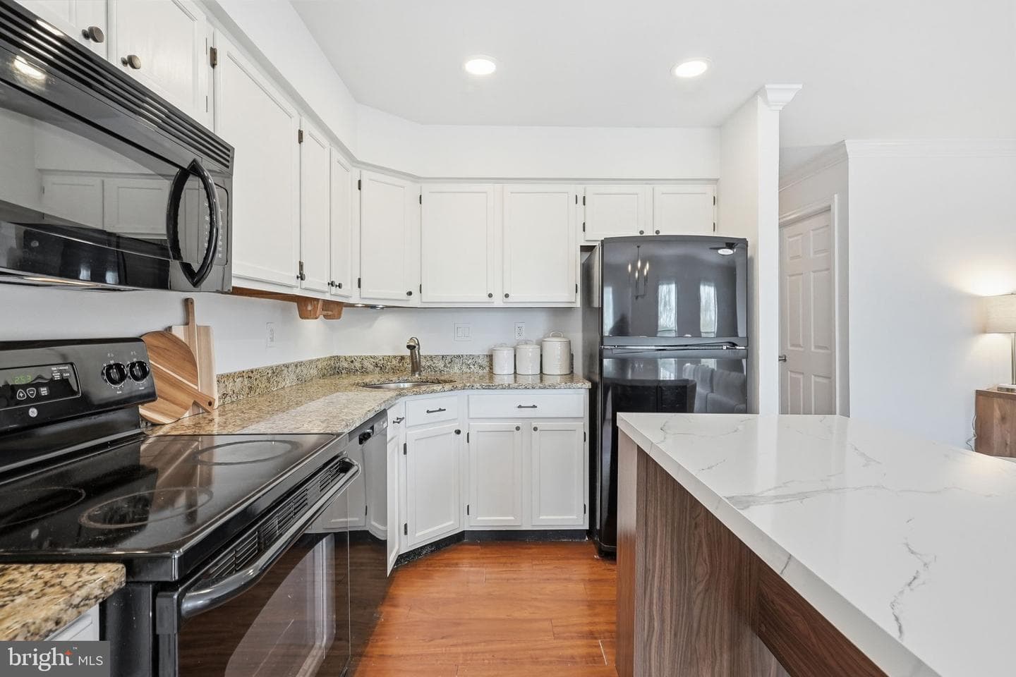 965 Roundhouse Court photo 11