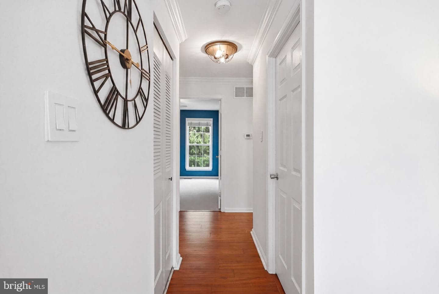 965 Roundhouse Court photo 17