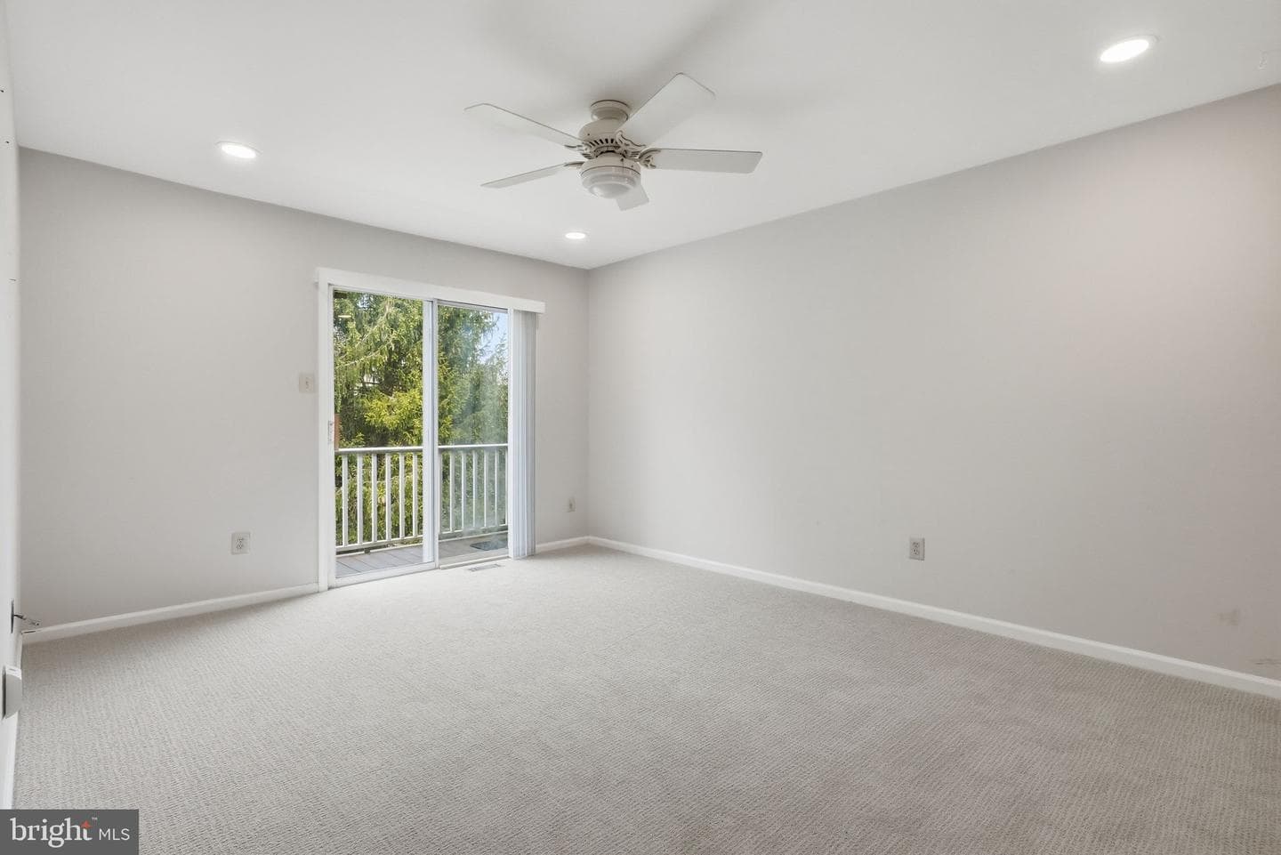 965 Roundhouse Court photo 23