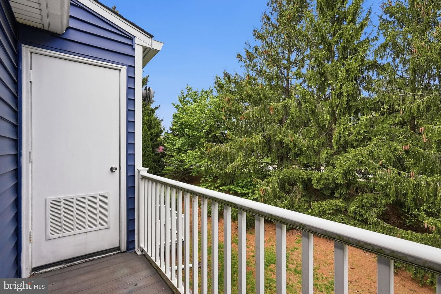 965 Roundhouse Court photo 26