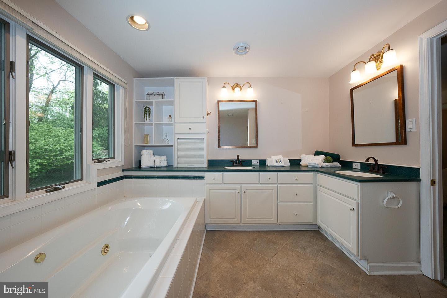 6 Quarterwood Road photo 32