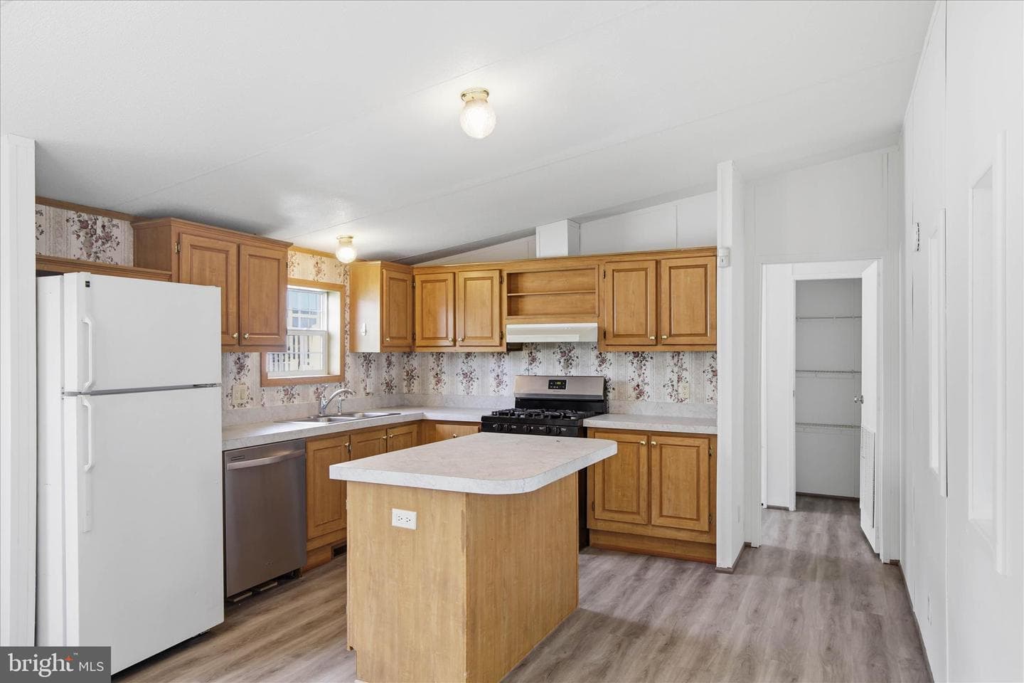 216 Michael Road photo 12