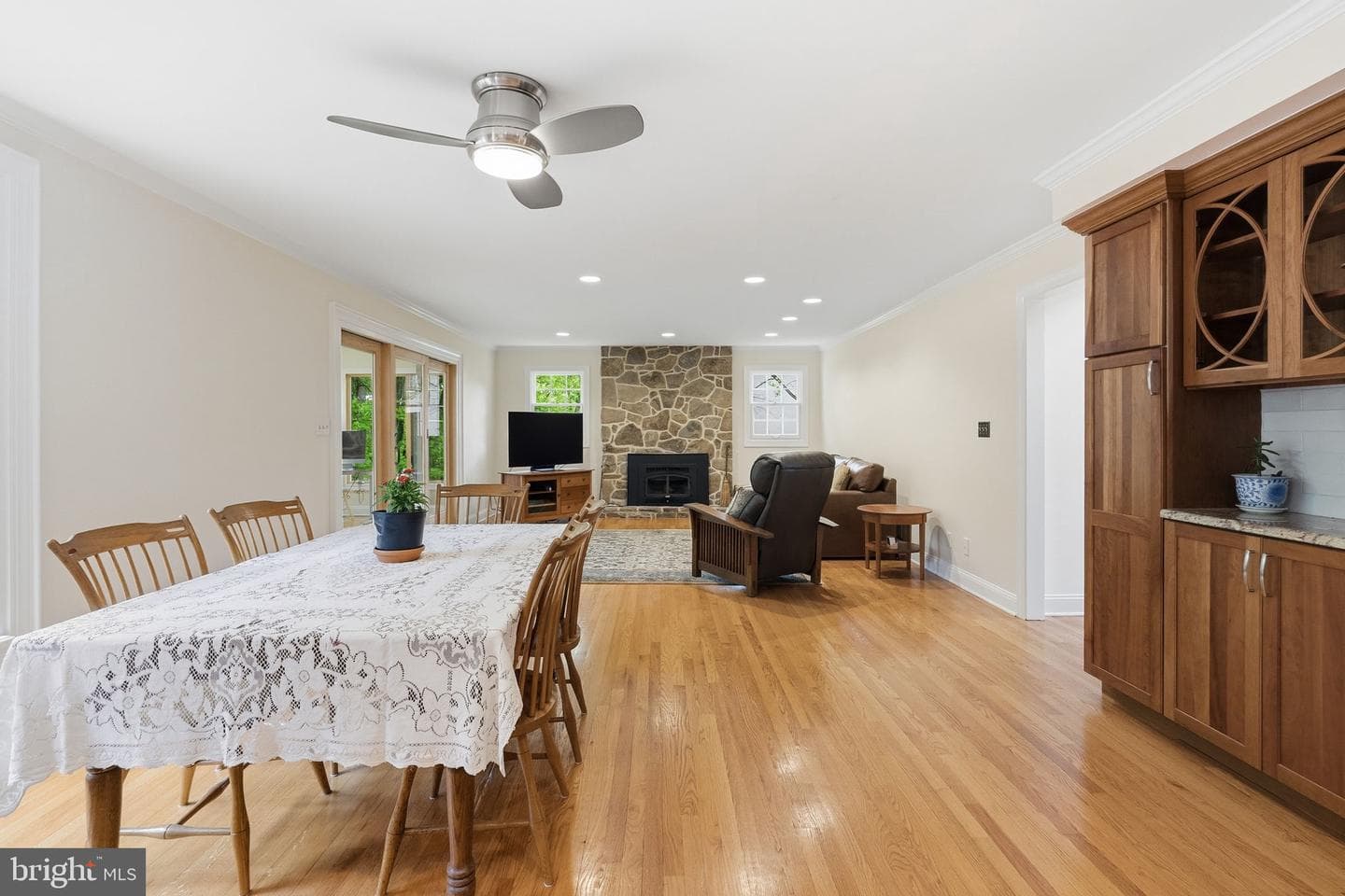 705 Wickersham Lane photo 16