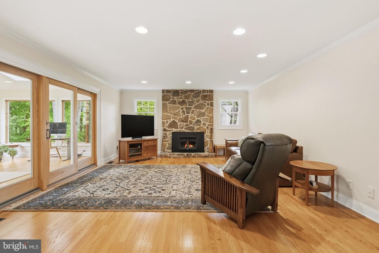 705 Wickersham Lane photo 20