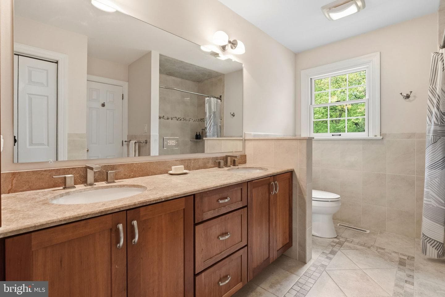 705 Wickersham Lane photo 37