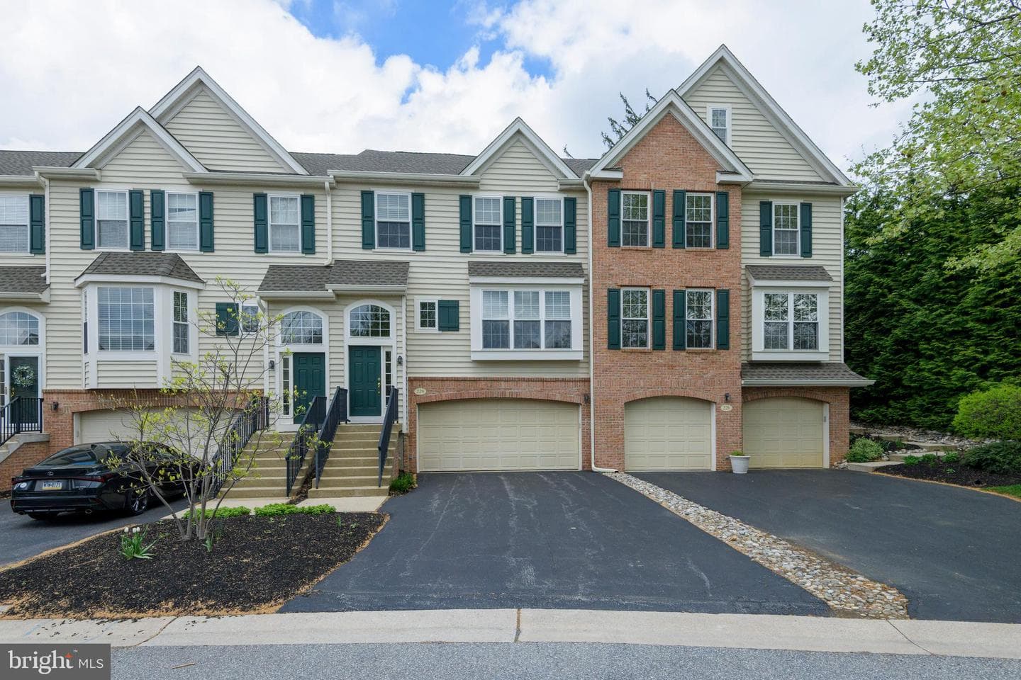 228 Cherry Lane photo 2