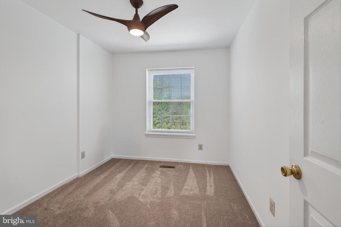 122 Longford Road photo 23