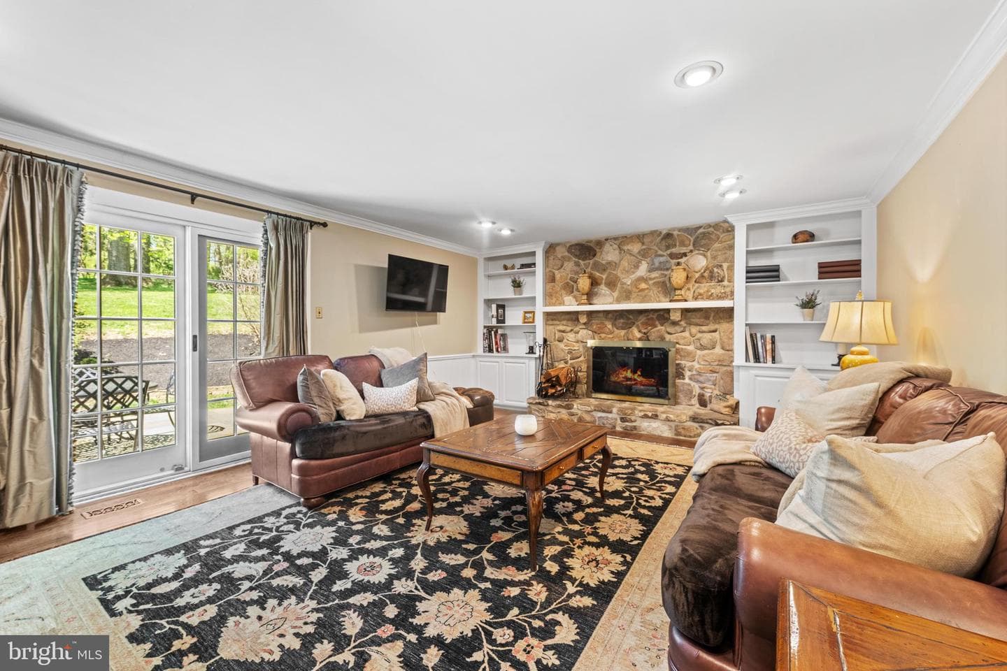 1064 Beaumont Road photo 12