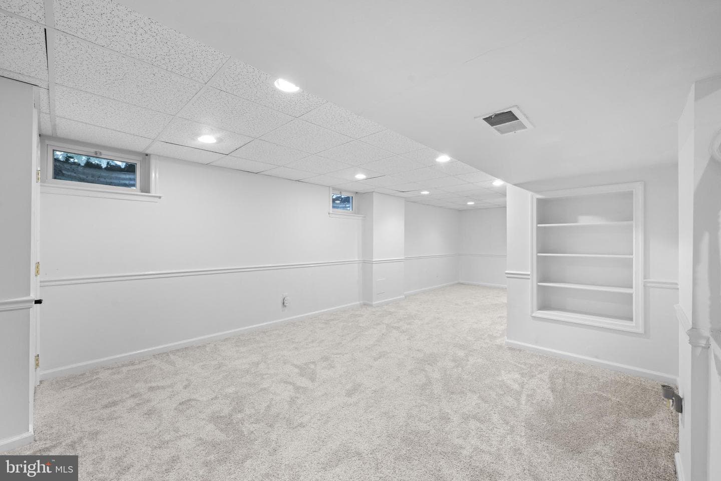 1064 Beaumont Road photo 32