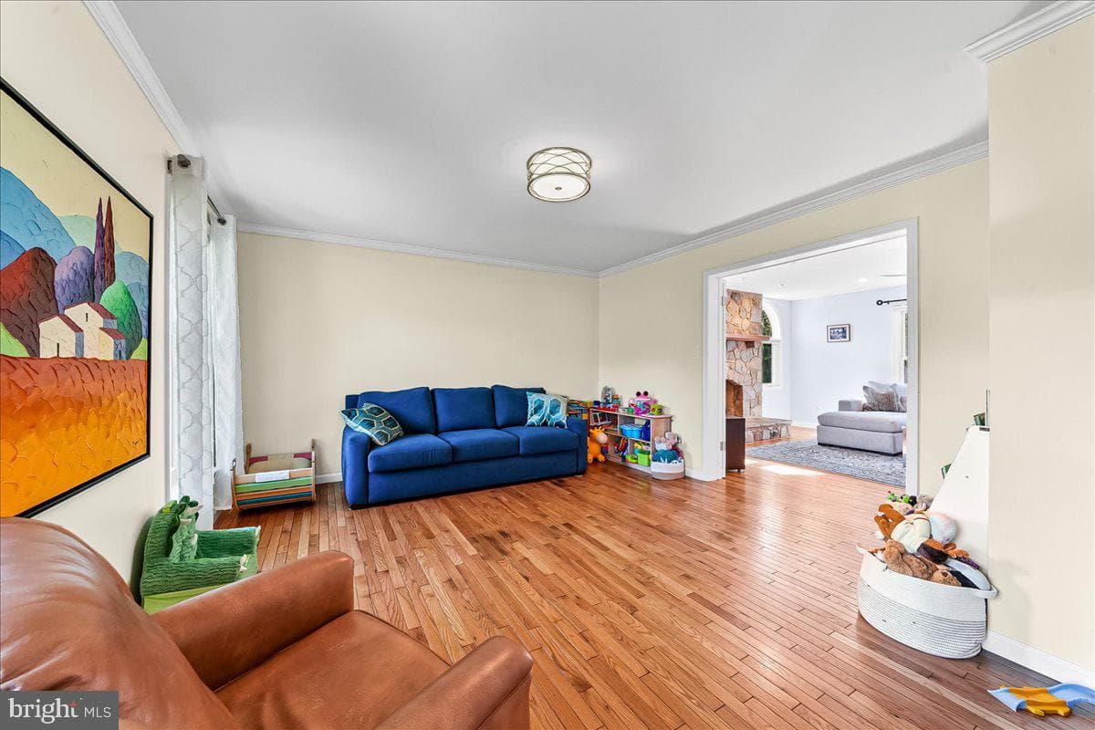 407 Valley Drive photo 4