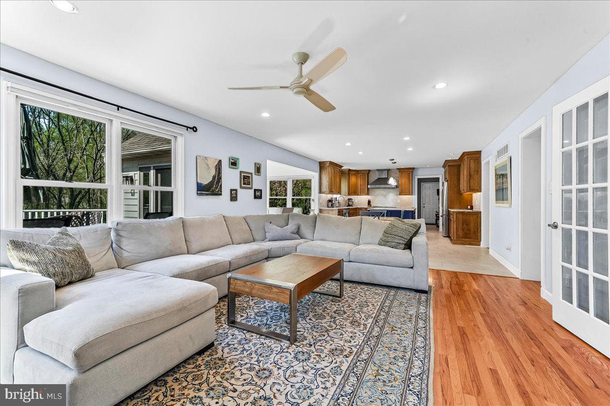 407 Valley Drive photo 9