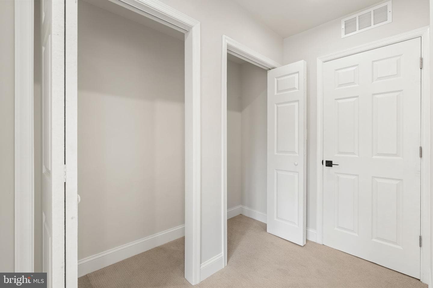107 Bradford Avenue photo 23