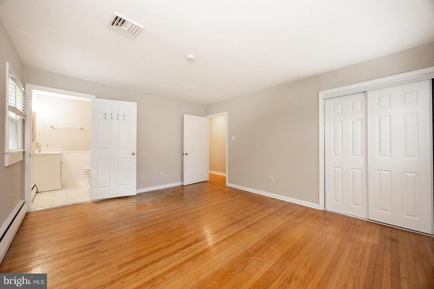 560 Norwood Road photo 17