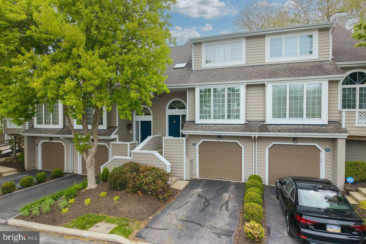 32 Cabot Court