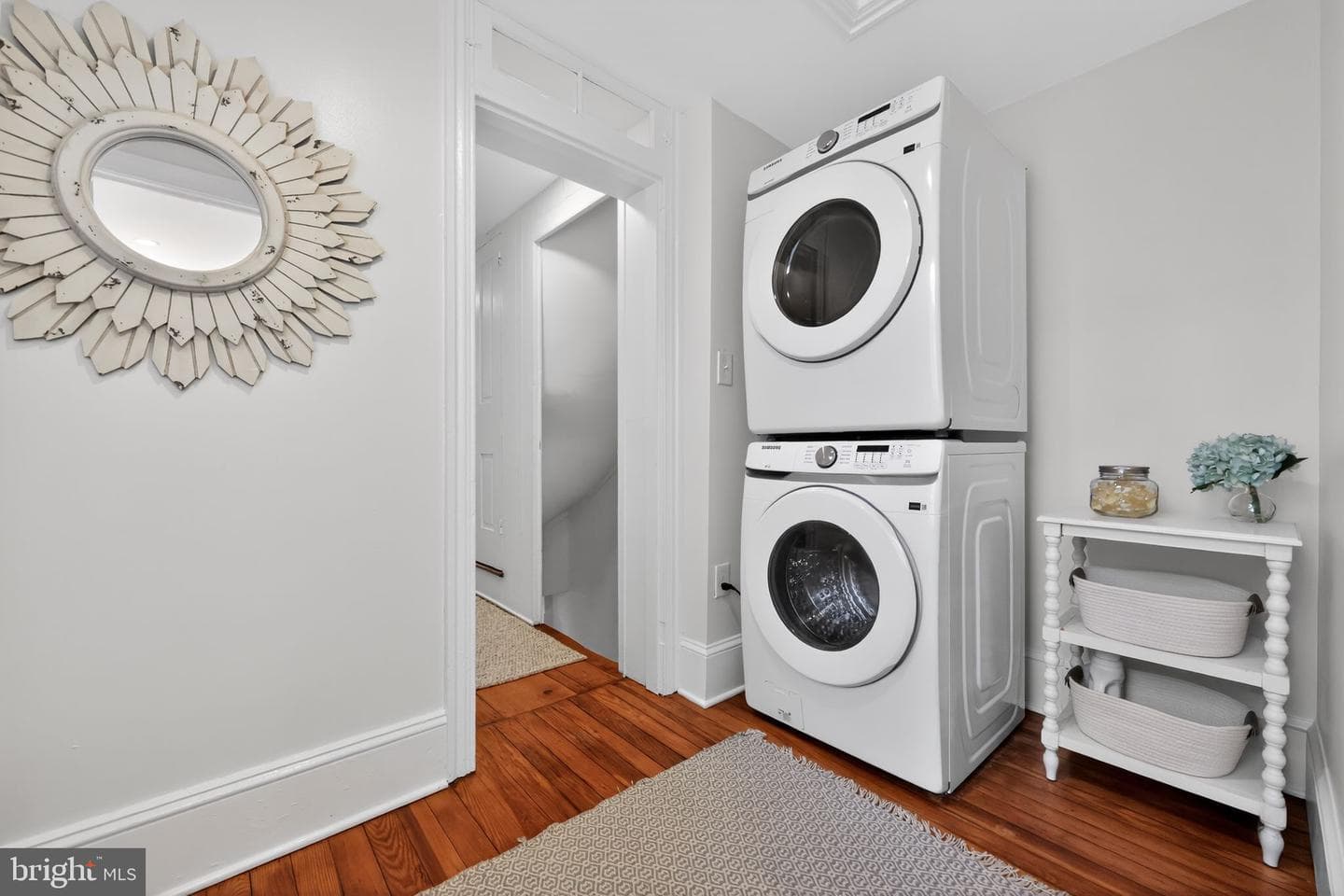 237 W Barnard Street photo 16