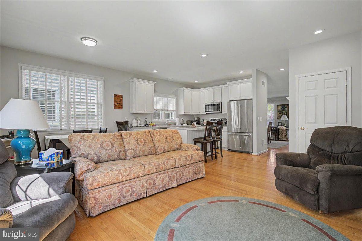 328 Carlisle Drive photo 20