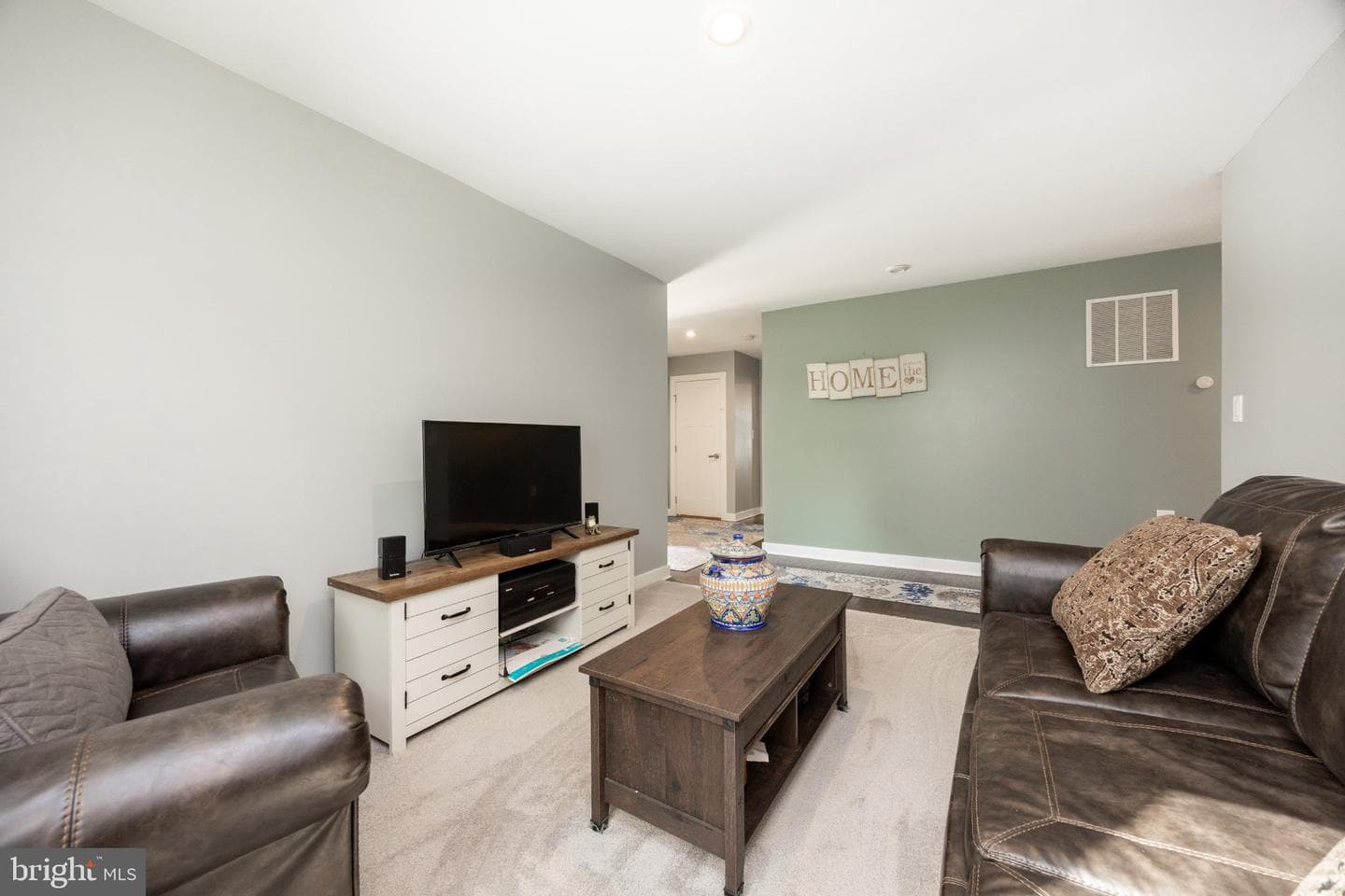 214 Folin Street photo 13