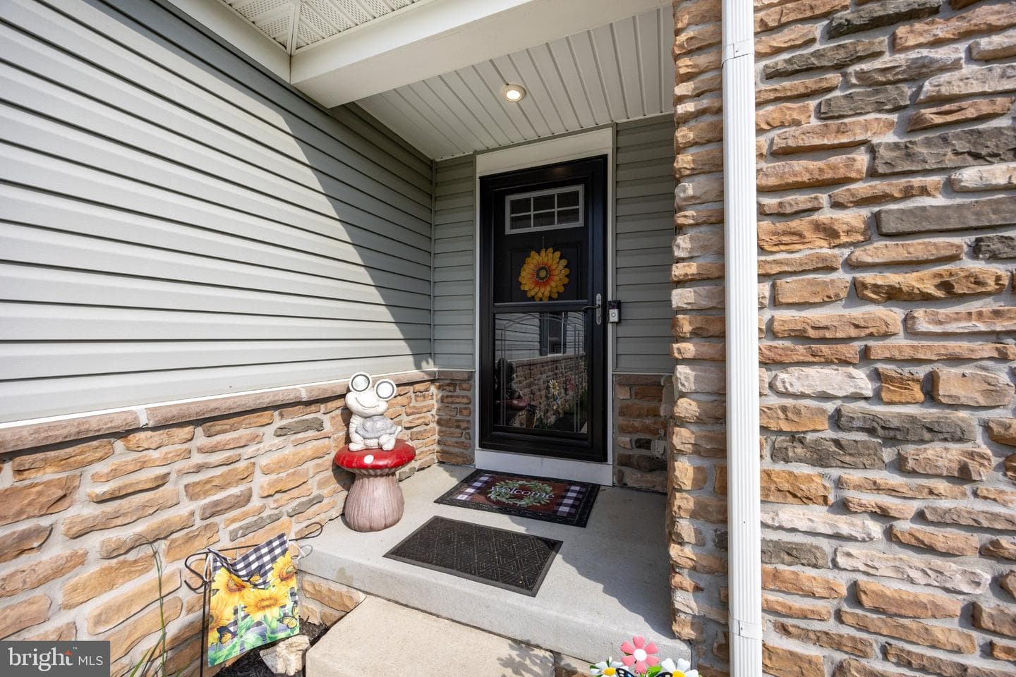 214 Folin Street photo 3