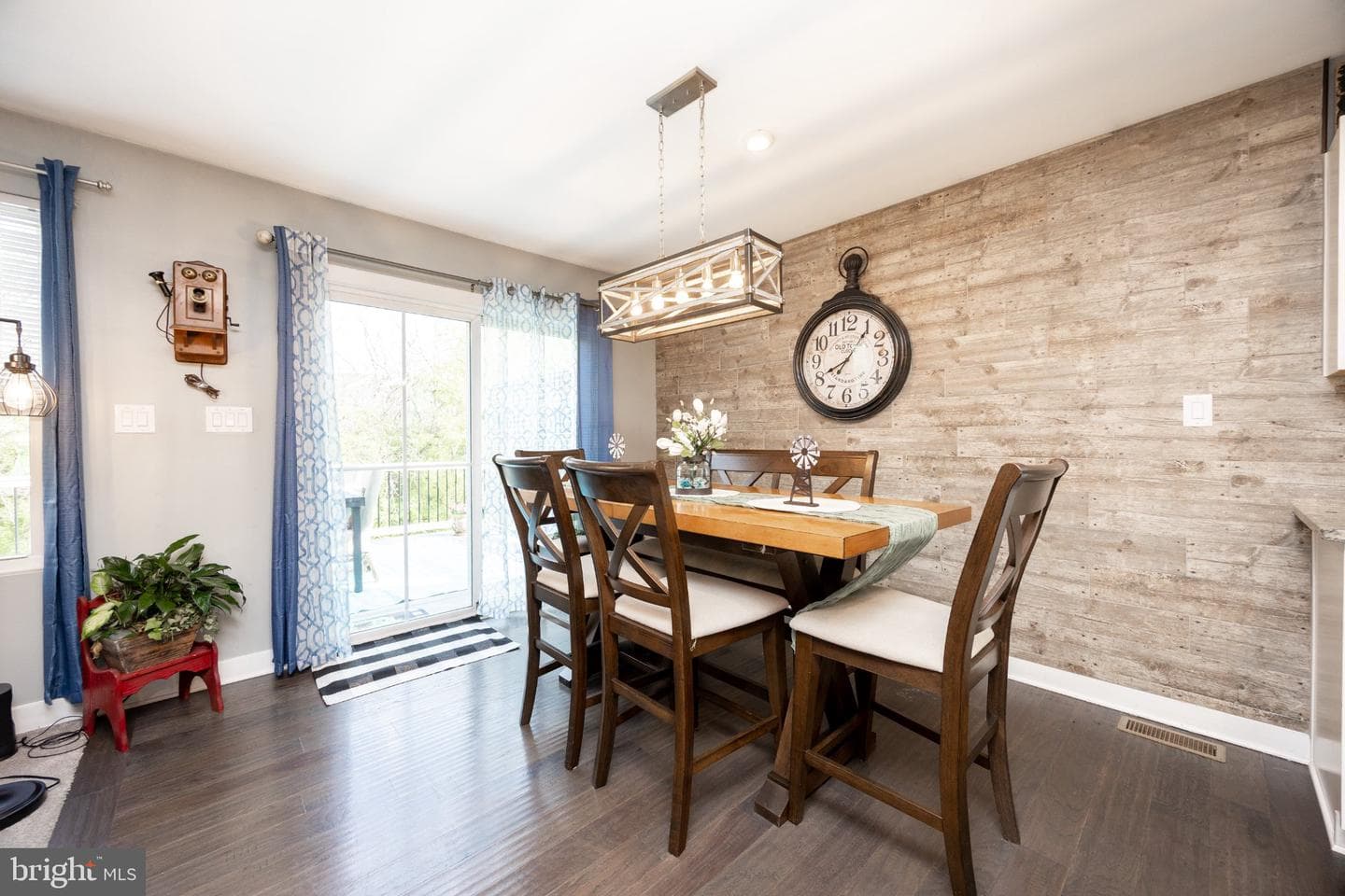 214 Folin Street photo 7
