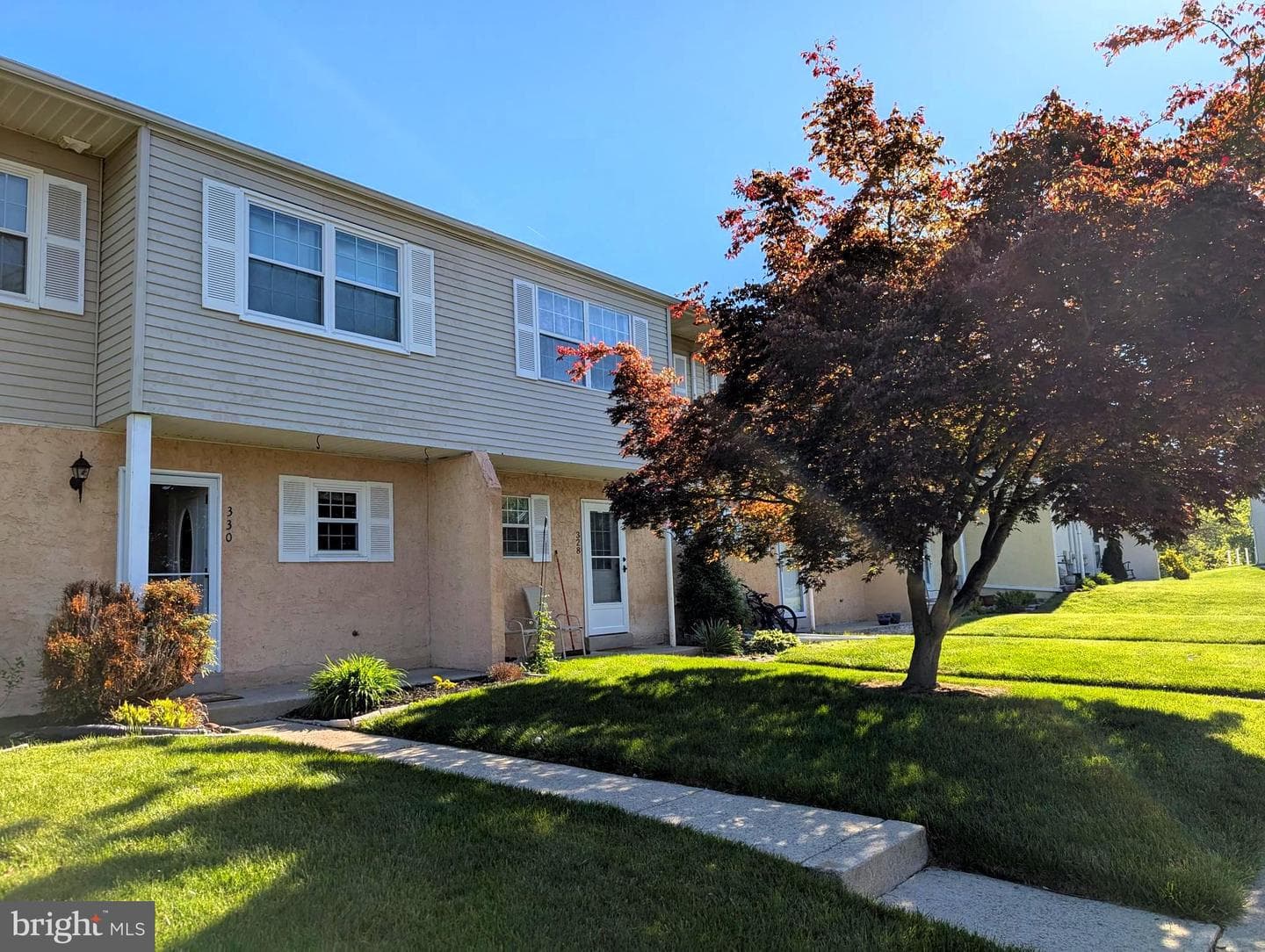 330 Carlyn Court photo 2