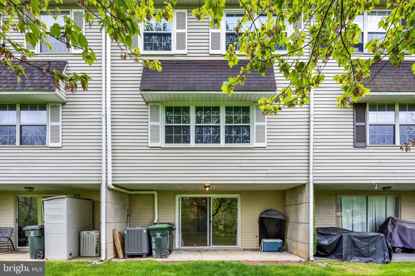 330 Carlyn Court photo 30