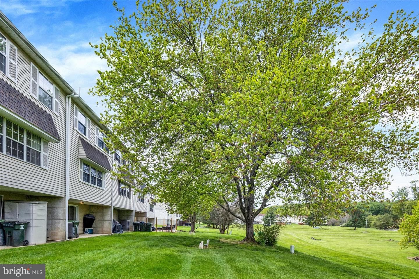 330 Carlyn Court photo 33