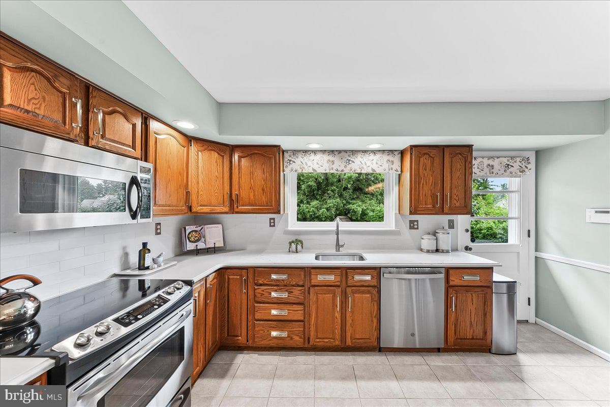 1026 Waltham Road photo 19