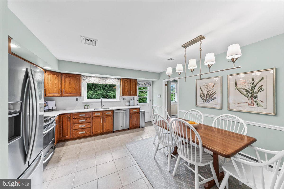 1026 Waltham Road photo 20