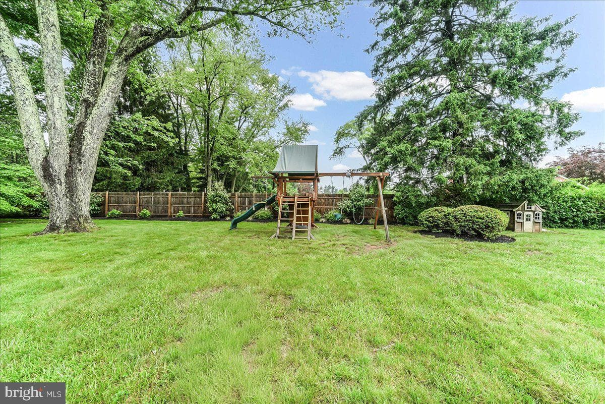 1026 Waltham Road photo 46