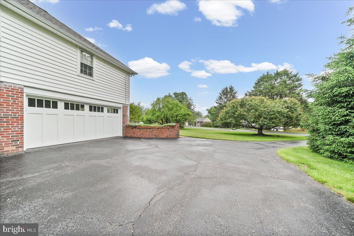 1026 Waltham Road photo 48