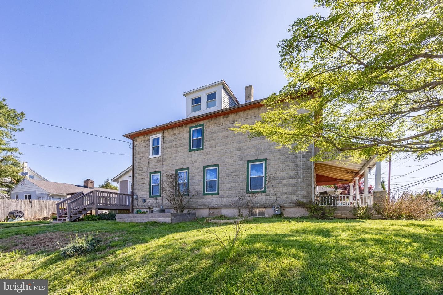 147 W Summit Ave photo 41
