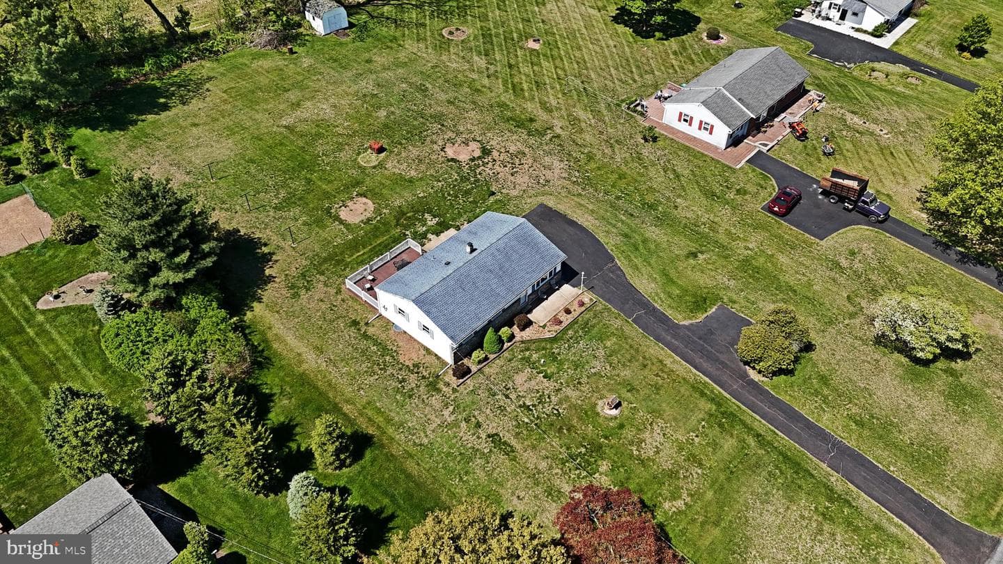 64 Mitchell Drive photo 52