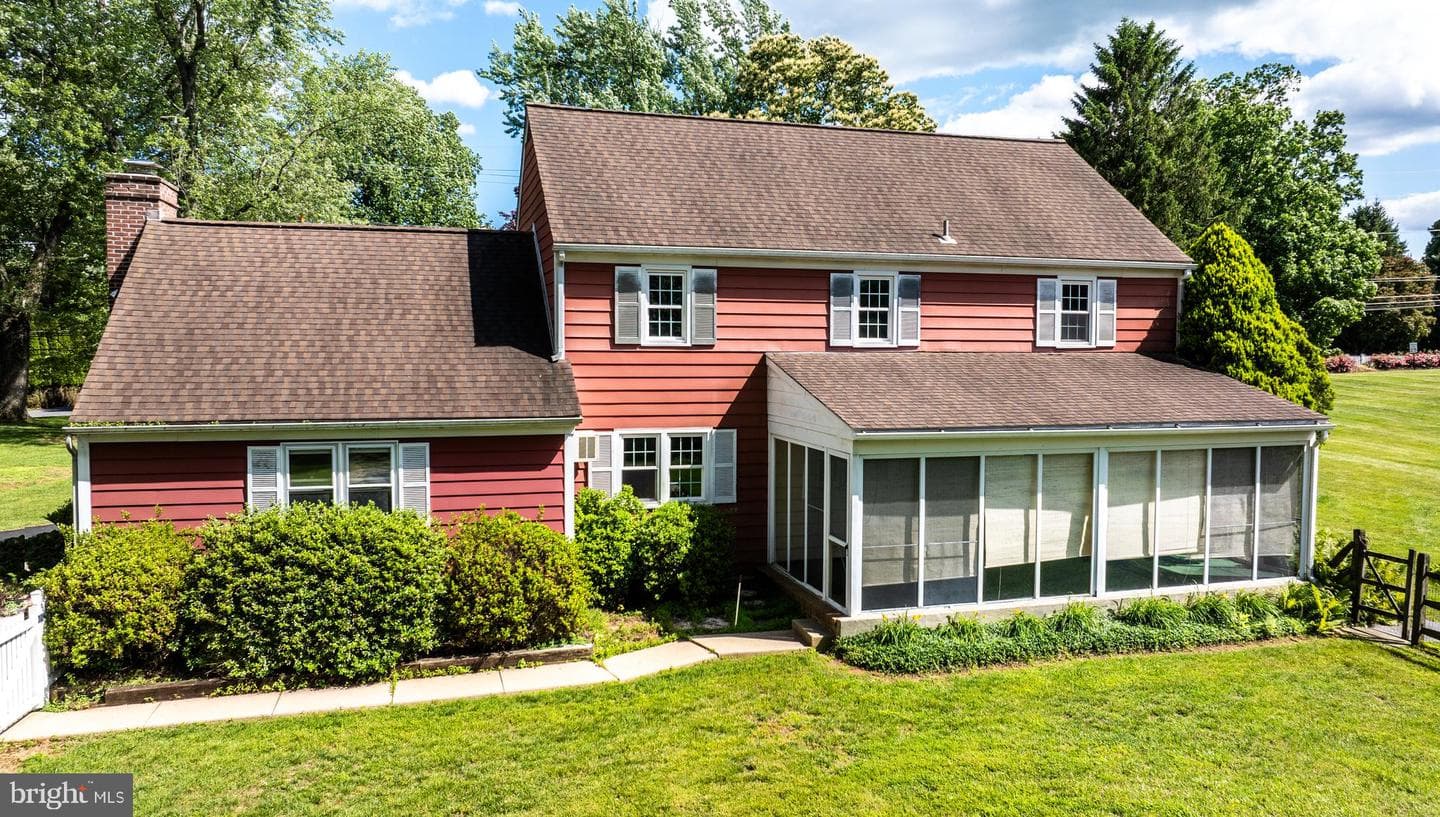 1929 Hillendale Road photo 6