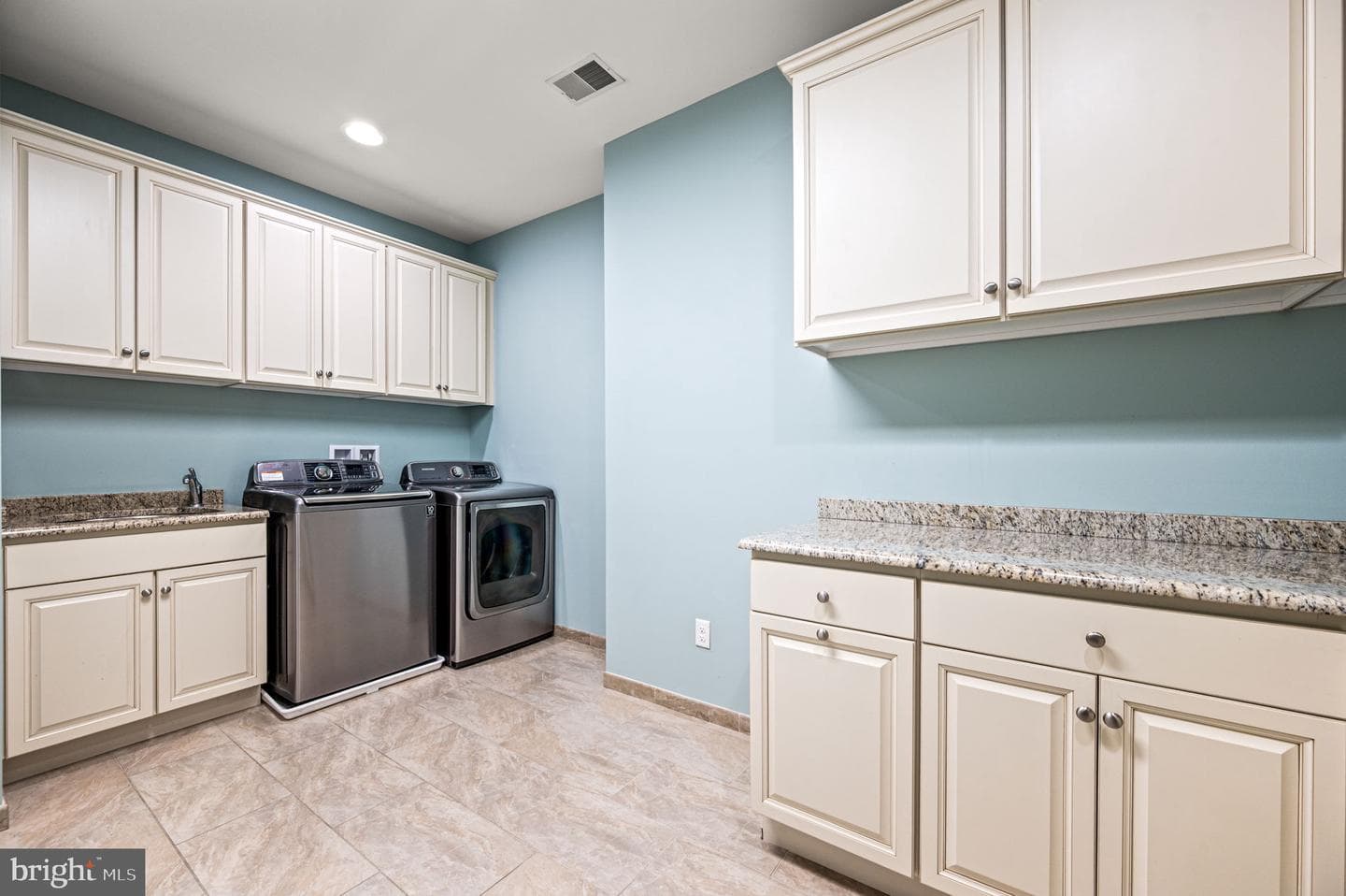26 Colonial Drive photo 40