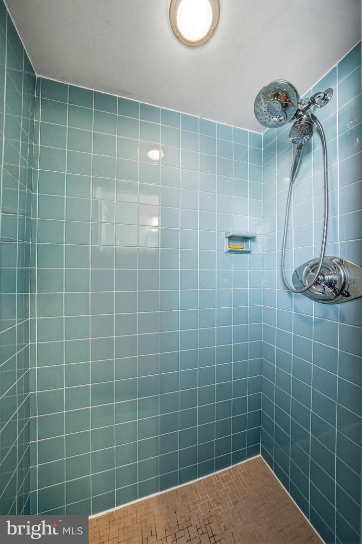 388 Castlewood Drive photo 46