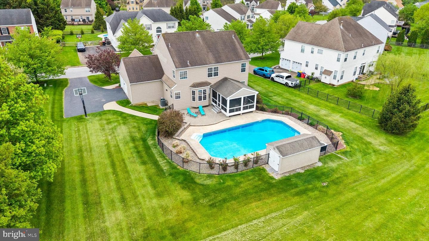 17 Allsmeer Drive photo 10