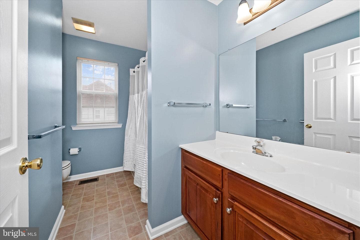 17 Allsmeer Drive photo 37