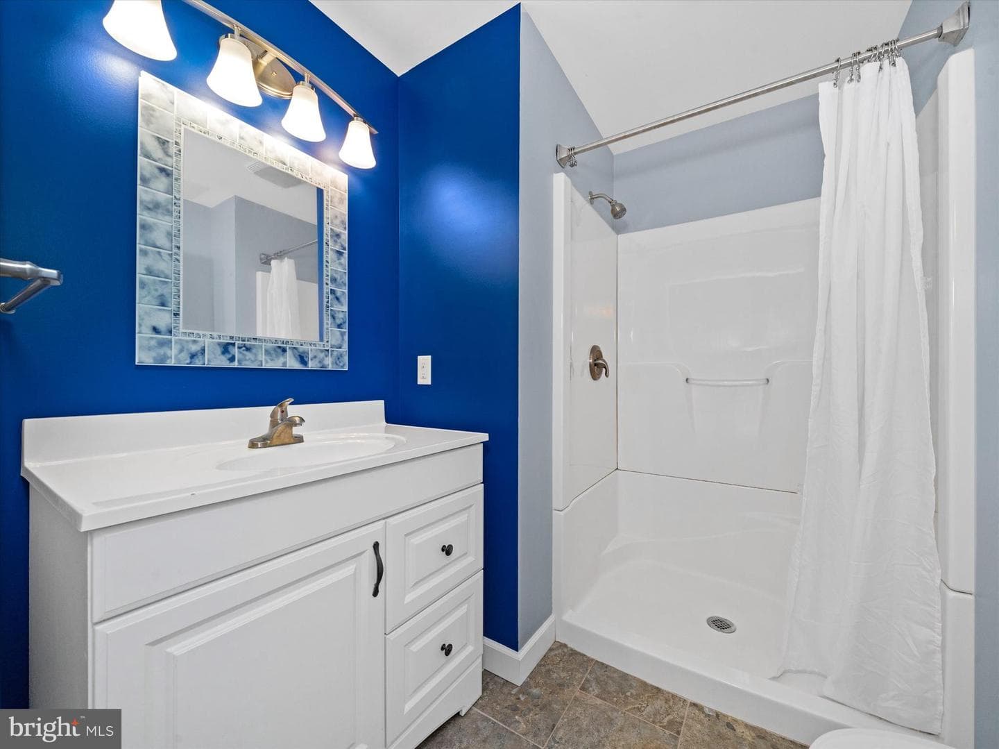 17 Allsmeer Drive photo 54
