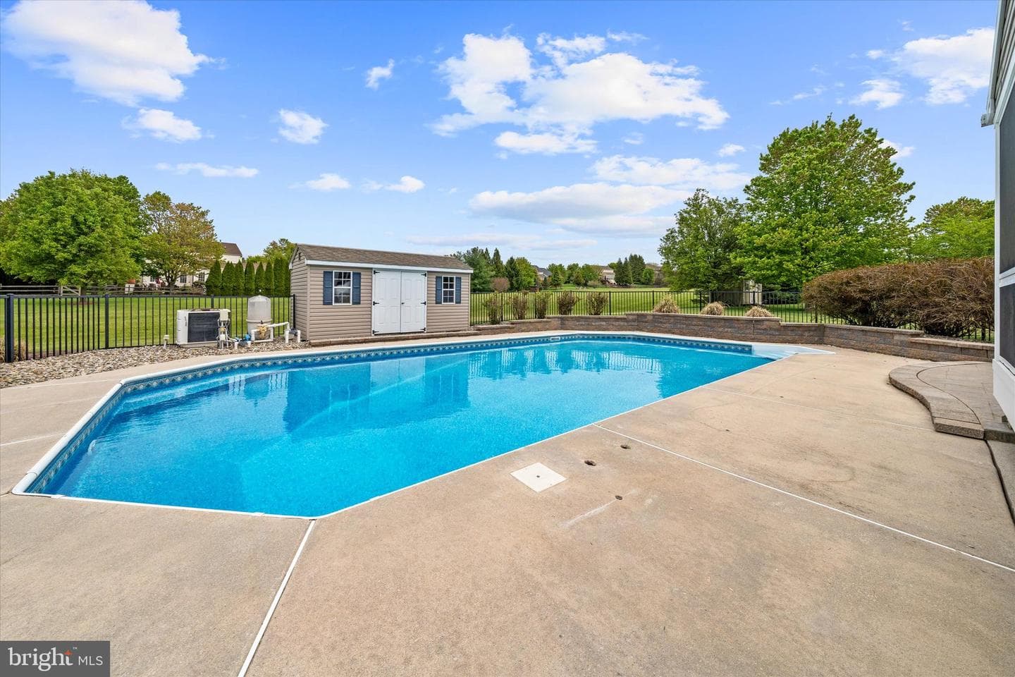 17 Allsmeer Drive photo 67