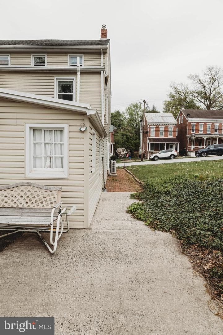 151 Walnut Street photo 26