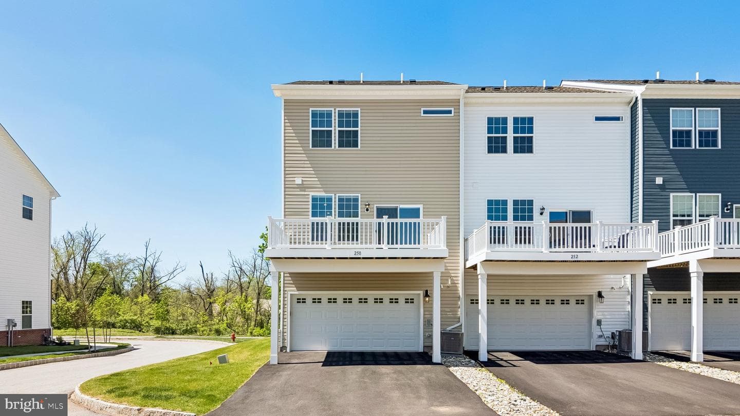 250 Smithworks Boulevard photo 32