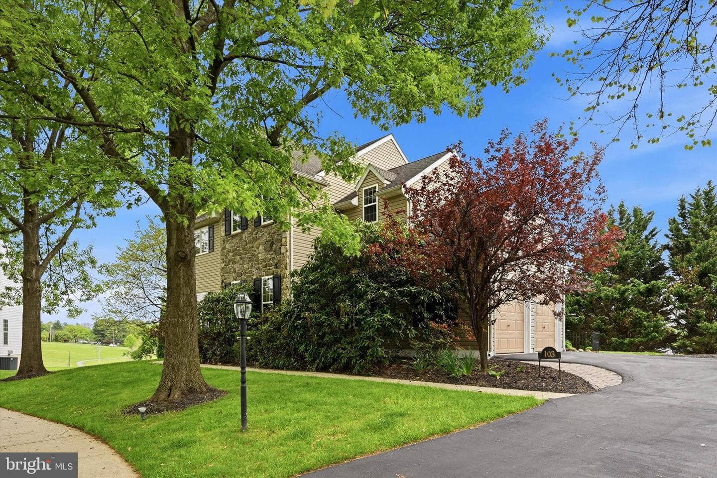 103 Marthas Way photo 3