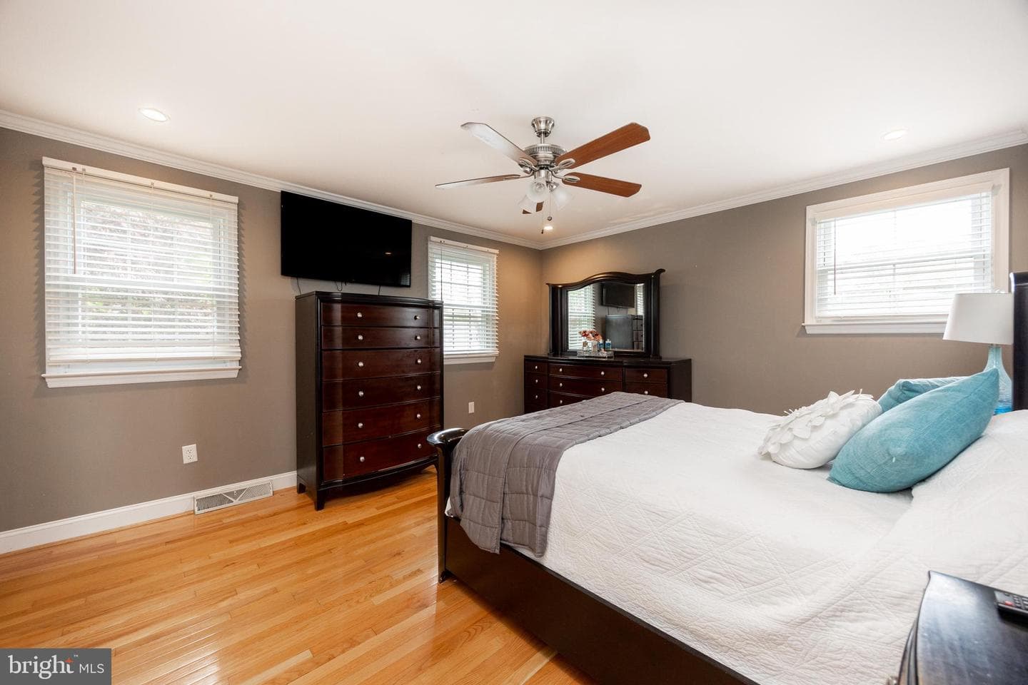 380 Devon Drive photo 17