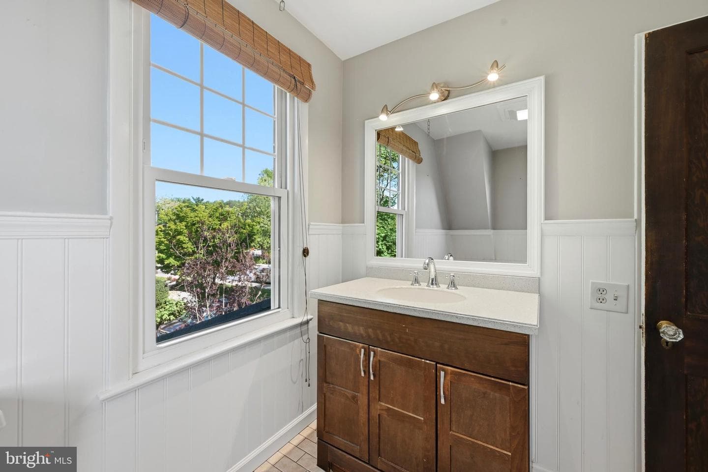 1019 Stirling Street photo 15